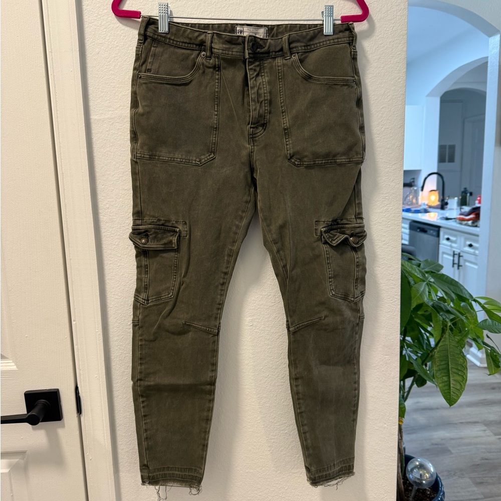 Free People Olive Green Denim Cropped Mid Rise Skinny Cargo Pants Size 30